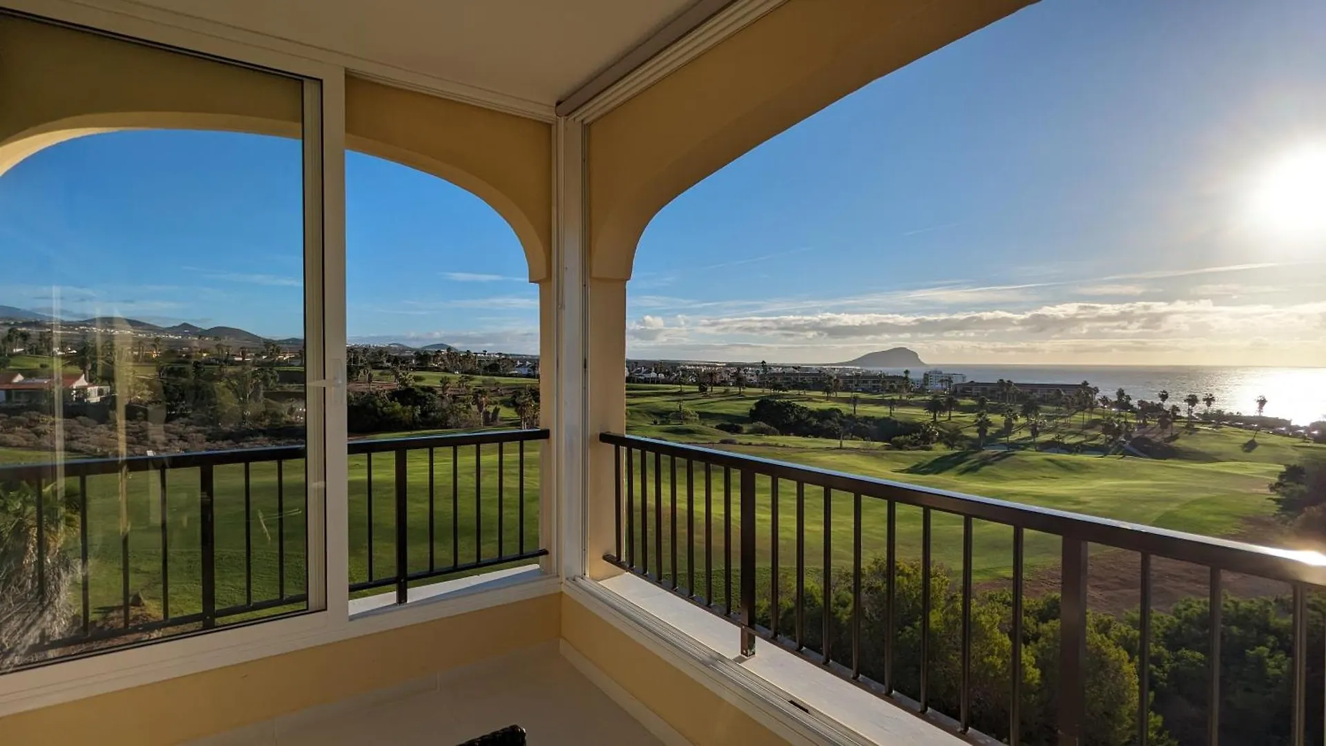 Golf View Apartment - Stunning Ocean View Golf Del Sur San Miguel de Abona Spain