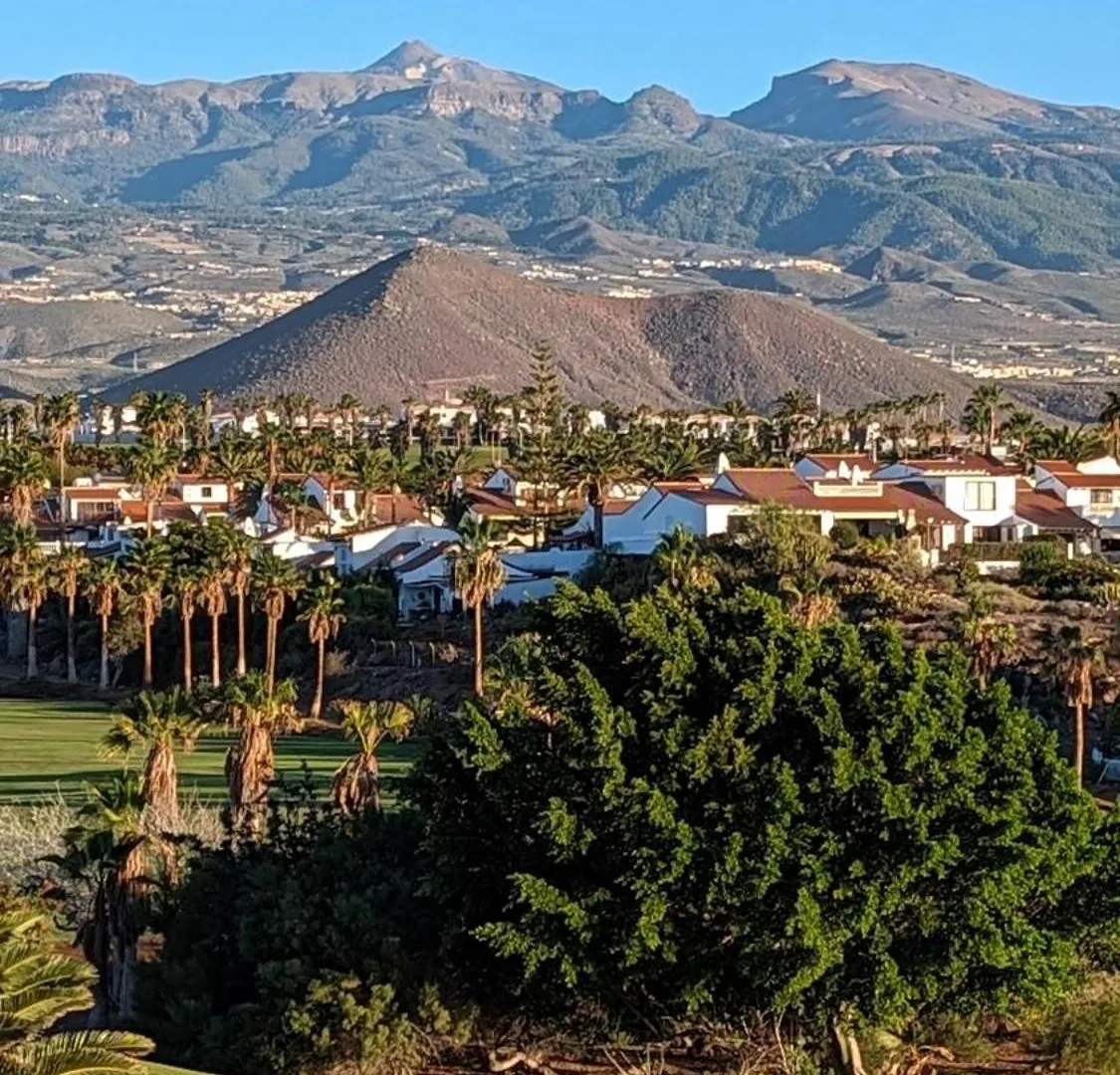 Golf View Apartment - Stunning Ocean View Golf Del Sur San Miguel de Abona